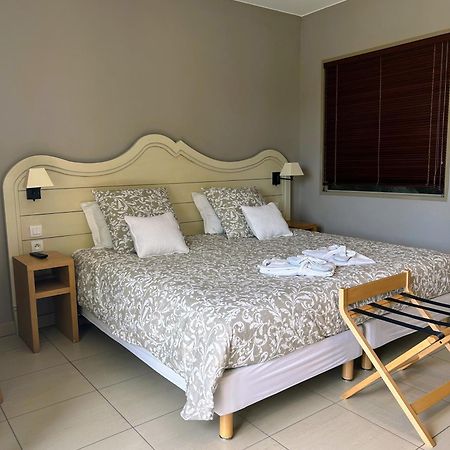 Suite Superieure Domaine Du Golf St Endreol, 1 A 2 Personnes 라모테 외부 사진