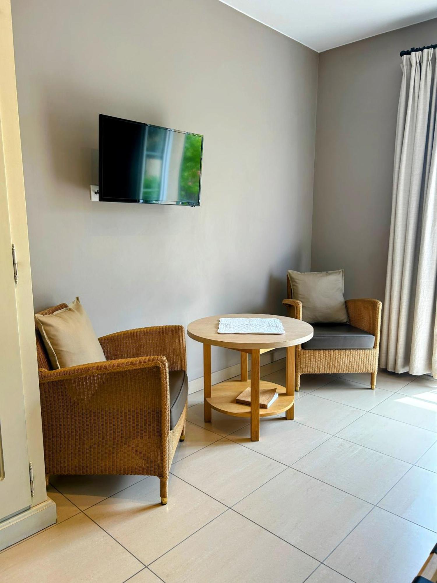 Suite Superieure Domaine Du Golf St Endreol, 1 A 2 Personnes 라모테 외부 사진