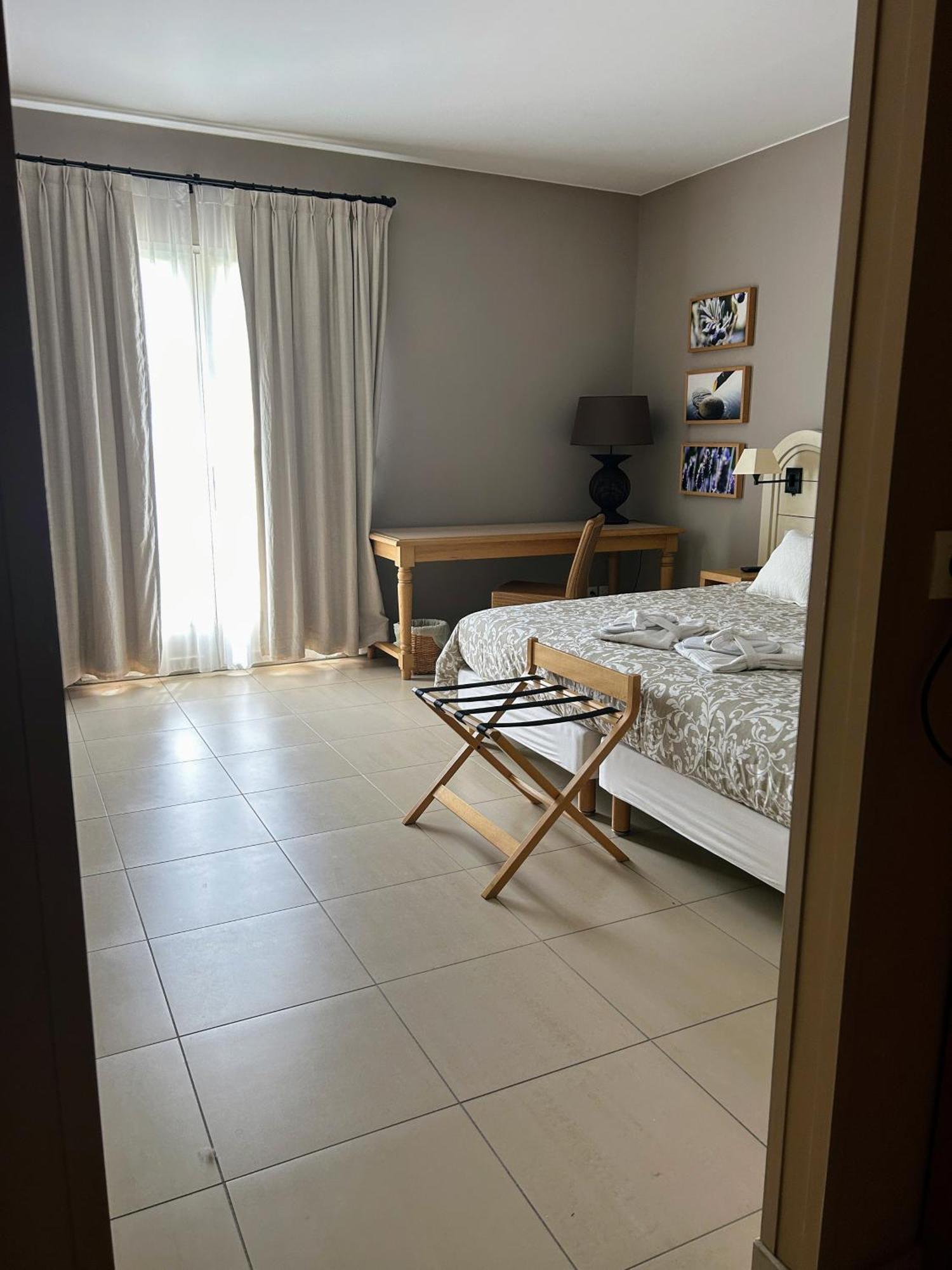 Suite Superieure Domaine Du Golf St Endreol, 1 A 2 Personnes 라모테 외부 사진