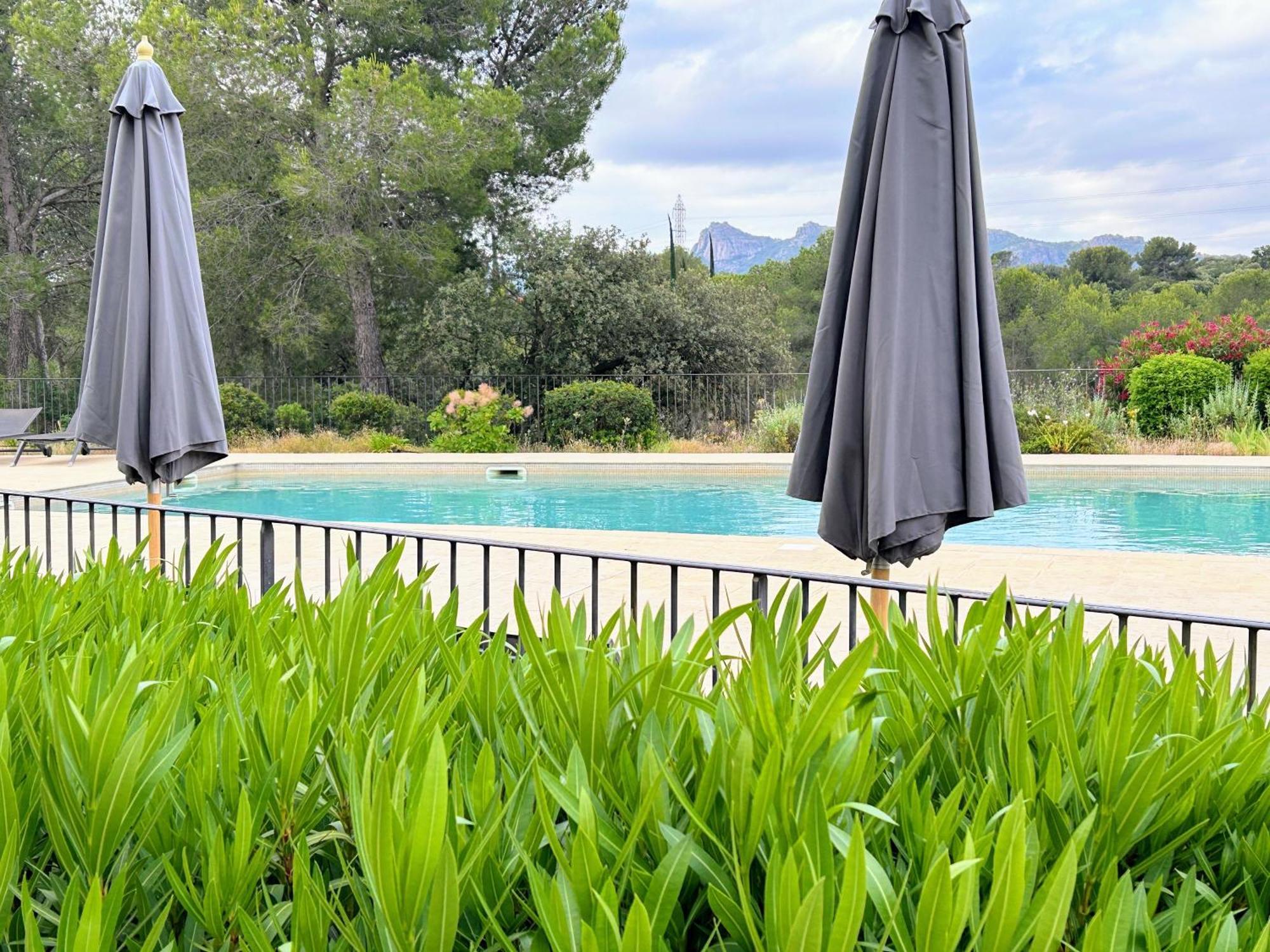 Suite Superieure Domaine Du Golf St Endreol, 1 A 2 Personnes 라모테 외부 사진
